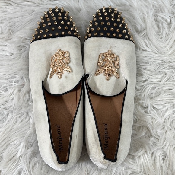 Meijiana Velvet Loafers Dress Shoes with Metal Embellishments Luxury Loafer 12 - Picture 7 of 16